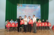 Hội Lương thực Thực phẩm TP. HCM tặng quà Tết cho nạn nhân chất độc Da cam/Dioxin